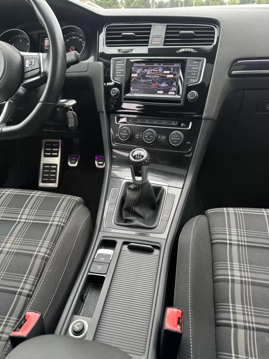 Volkswagen Golf 2014 - 15000 EUR, 240000 km - 240000km - foto 75 de 83