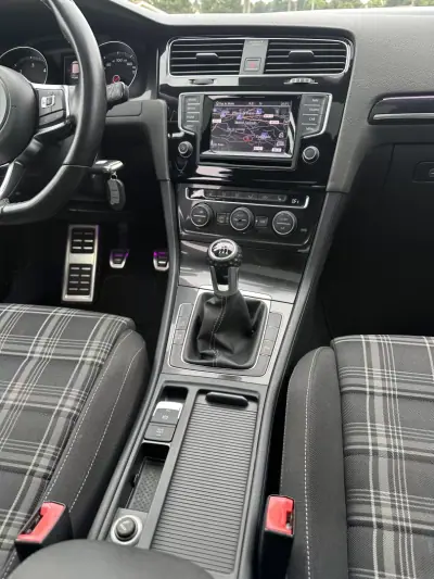 Volkswagen Golf 2014 - 15000 EUR, 240000 km - 240000km - foto 75 de 83