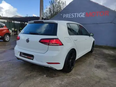 Volkswagen Golf 2018 - 15900 EUR, 106000 km - AUTO.MOTO.pt - 106000km - foto 8 de 29