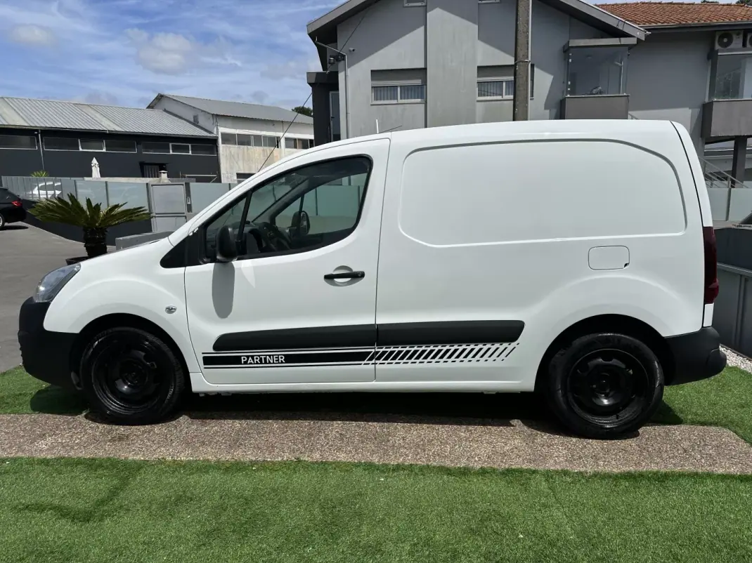 Peugeot PARTNER 1.6 HDI L2 2015 - 6500 EUR, 120000 km - AUTO.MOTO.pt - 120000km - foto 17 de 52