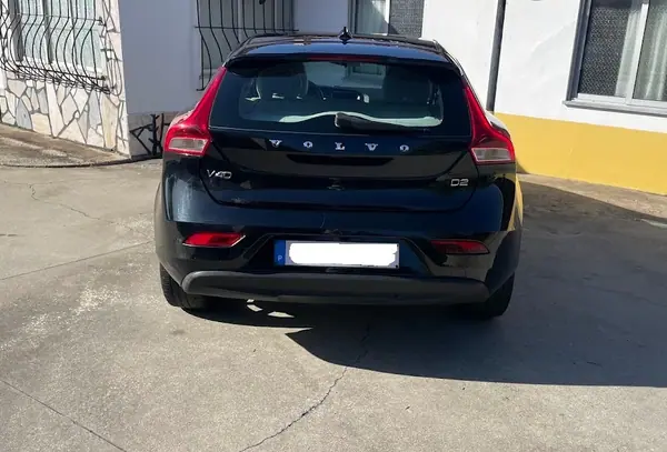 Volvo V40 2015 - 11000 EUR, 169000 km - AUTO.MOTO.pt - 169000km - foto 7 de 24