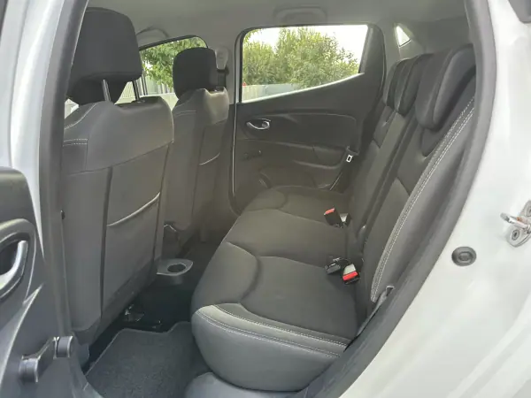 Renault Clio 2018 - 10900 EUR, 138929 km - AUTO.MOTO.pt - 138929km - foto 30 de 46