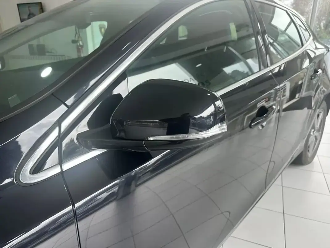 Volvo V40 Cross Country 2013 - 8750 EUR, 292850 km - 292850km - foto 33 de 34