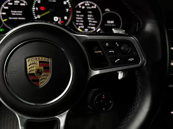 Porsche Cayenne 2021 - 72490 EUR, 85200 km - AUTO.MOTO.pt - 85200km - foto 25 de 37