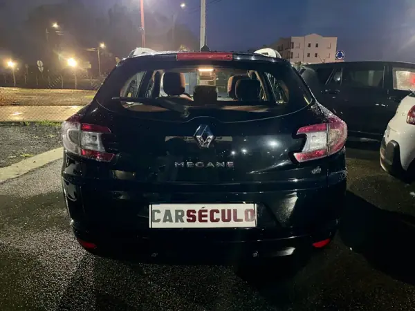 Renault Mégane Sport Tourer 2015 - 11500 EUR, 155869 km - AUTO.MOTO.pt - 155869km - foto 5 de 25