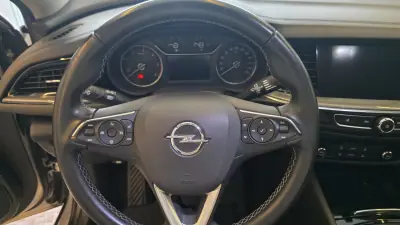 Opel Insignia Grand Sport 2018 - 12900 EUR, 149839 km - AUTO.MOTO.pt - 149839km - foto 33 de 49