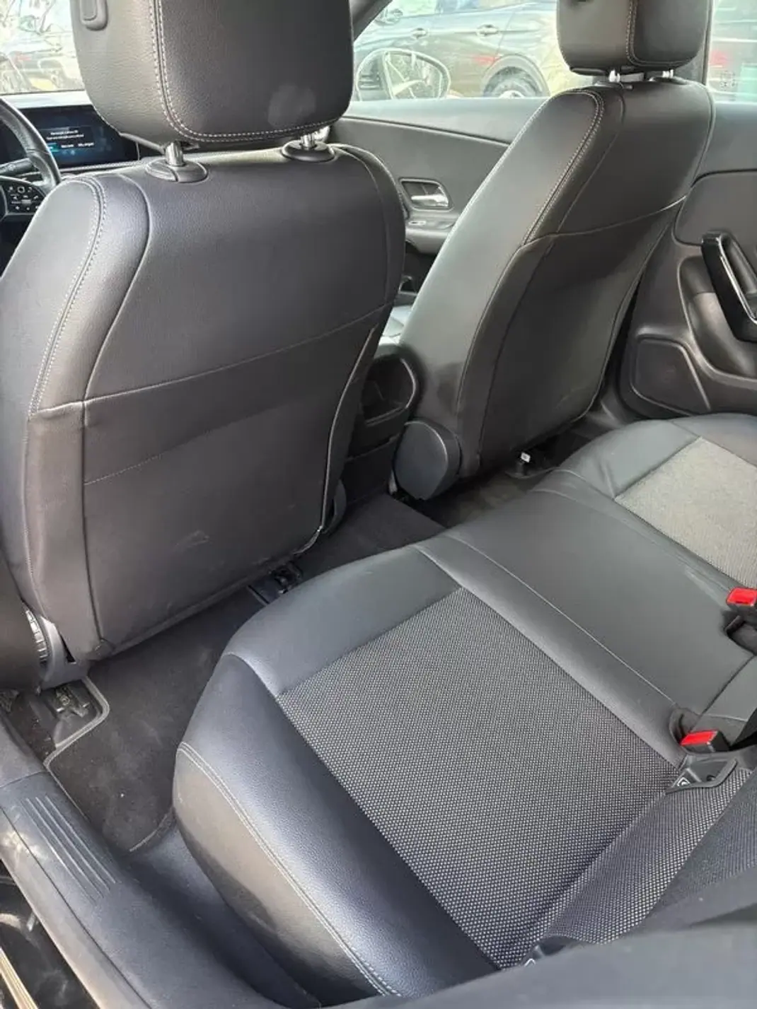 Mercedes-Benz CLA 180 2019 - 24100 EUR, 93500 km - AUTO.MOTO.pt - 93500km - foto 7 de 21