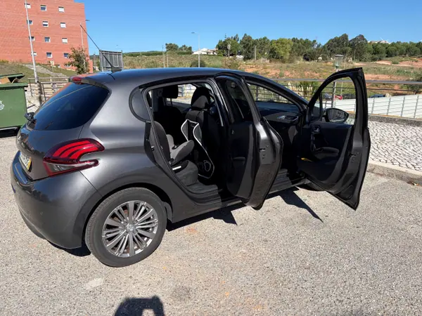 Peugeot 208 Style  2018 Diesel
