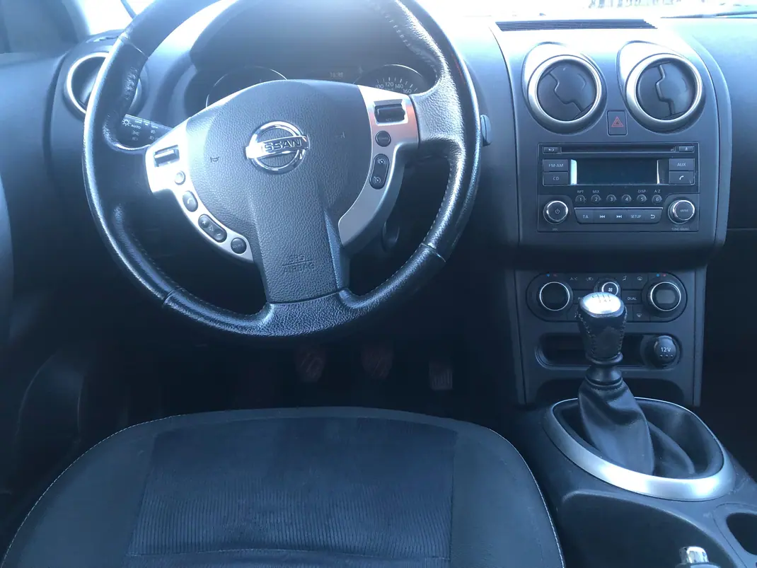 Nissan Qashqai 2012 - 7500 EUR, 253000 km - AUTO.MOTO.pt - 253000km - foto 7 de 10
