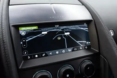 Jaguar F-Type 2021 - 57950 EUR, 36000 km - AUTO.MOTO.pt - 36000km - foto 34 de 46