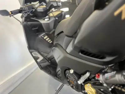 Yamaha TMAX 2016 - 8990 EUR, 27000 km - AUTO.MOTO.pt - 27000km - foto 27 de 35