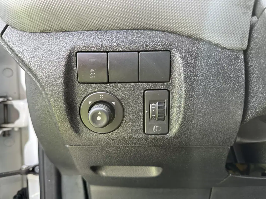 Peugeot PARTNER 1.6 HDI L2 2015 - 6500 EUR, 120000 km - AUTO.MOTO.pt - 120000km - foto 23 de 52