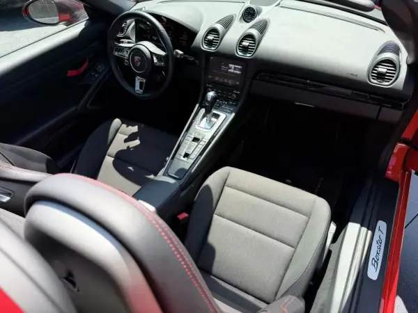 Porsche 718 Boxster 2023 - 87900 EUR, 29000 km - AUTO.MOTO.pt - 29000km - foto 16 de 26