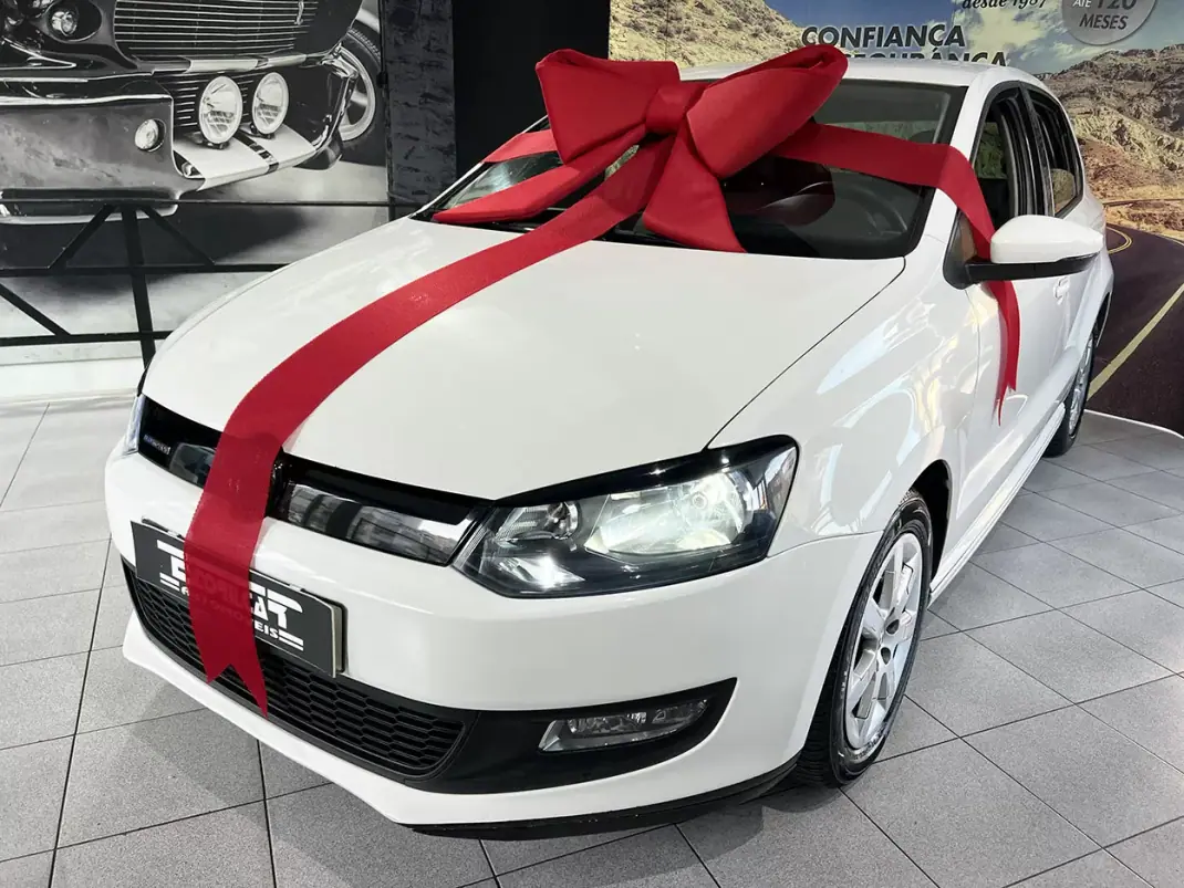 Volkswagen Polo 2011 - 6900 EUR, 201940 km - AUTO.MOTO.pt - 201940km - foto 1 de 18