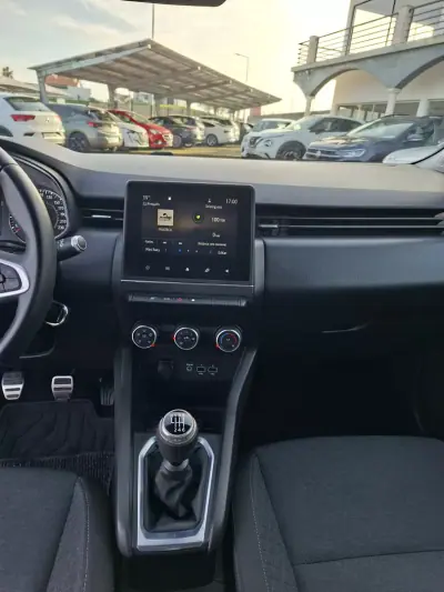 Renault Clio 2019 - 15000 EUR, 62800 km - AUTO.MOTO.pt - 62800km - foto 16 de 32