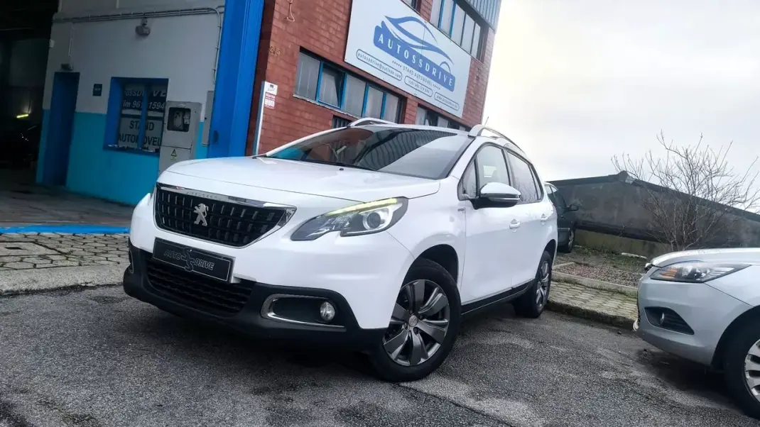 Peugeot 2008 2017 - 10900 EUR, 145000 km - AUTO.MOTO.pt - 145000km - foto 1 de 16