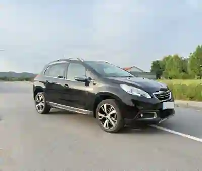 Peugeot 2008 2016 - 10900 EUR, 160000 km - AUTO.MOTO.pt - 160000km - foto 3 de 9