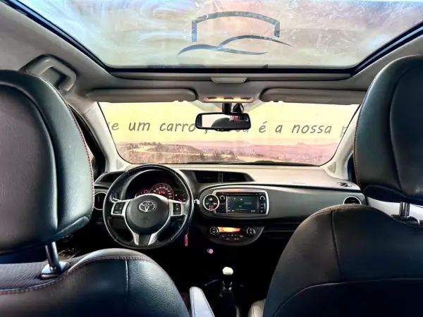 Toyota Yaris 2011 - 10900 EUR, 203453 km - AUTO.MOTO.pt - 203453km - foto 15 de 23