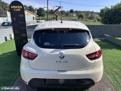 Renault Clio 2017 - 9900 EUR, 135702 km - AUTO.MOTO.pt - 135702km - foto 11 de 47
