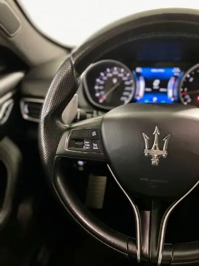 Maserati Levante 2016 - 44500 EUR, 232000 km - AUTO.MOTO.pt - 232000km - foto 28 de 55