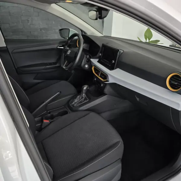 SEAT Ibiza 2024 - 17450 EUR, 60126 km - AUTO.MOTO.pt - 60126km - foto 6 de 29