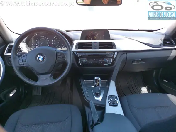 BMW 320 2016 - 16750 EUR, 181000 km - AUTO.MOTO.pt - 181000km - foto 18 de 27