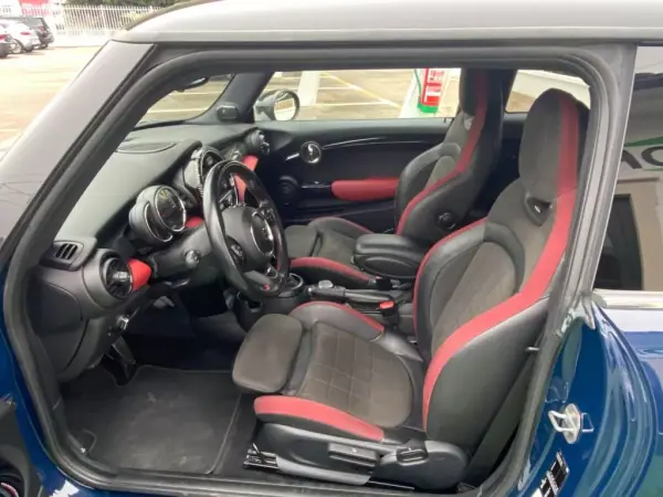 MINI John Cooper Works 2018 - 25750 EUR, 130063 km - AUTO.MOTO.pt - 130063km - foto 6 de 18