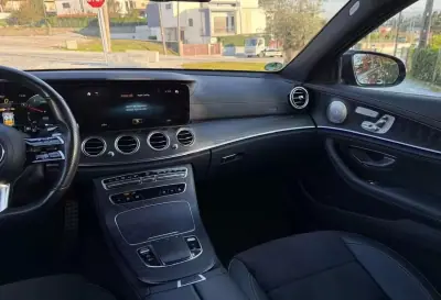 Mercedes-Benz E 300 2020 - 32899 EUR, 142500 km - AUTO.MOTO.pt - 142500km - foto 18 de 33