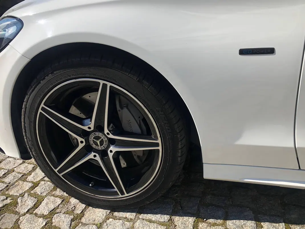Mercedes-Benz C 350 2018 - 24999 EUR, 102000 km - AUTO.MOTO.pt - 102000km - foto 3 de 7