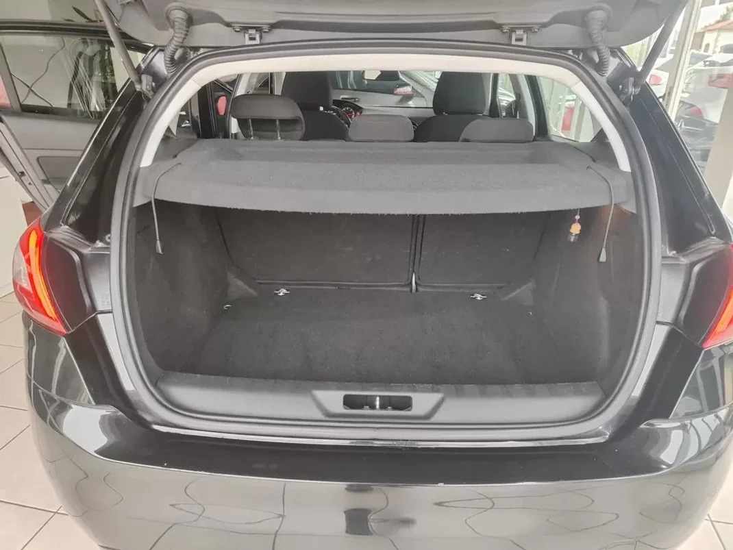 Peugeot 308 2014 - 9350 EUR, 207000 km - AUTO.MOTO.pt - 207000km - foto 13 de 34