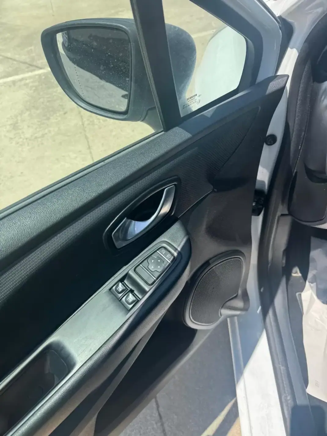 Renault CLIO 1.5DCI AC 2017 - 10455 EUR, 176000 km - AUTO.MOTO.pt - 176000km - foto 6 de 8