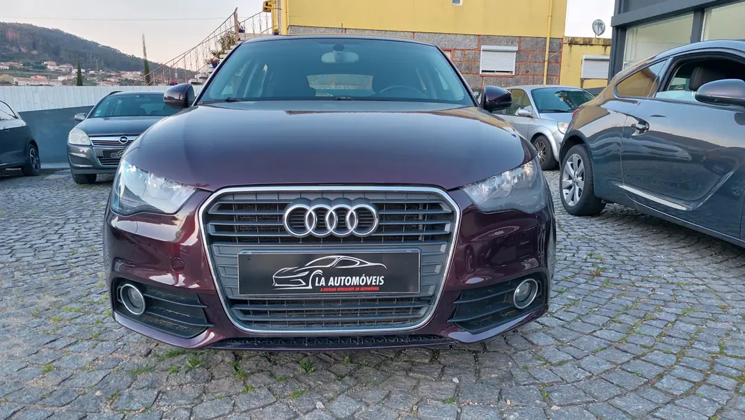 Audi A1 Sportback 2013 - 8500 EUR, 209000 km - AUTO.MOTO.pt - 209000km - foto 1 de 15
