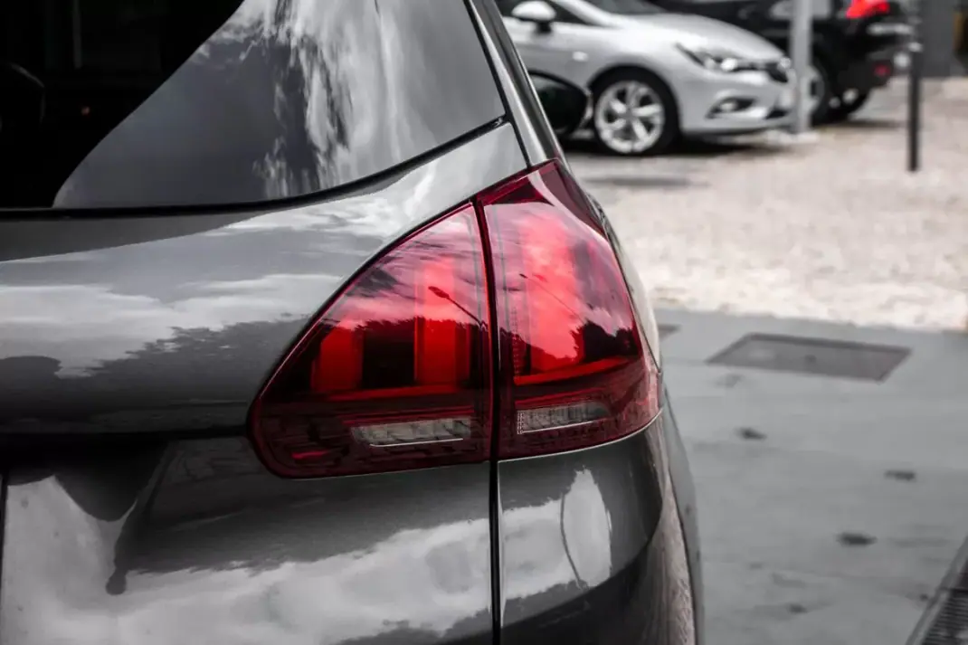 Peugeot 2008 2018 - 8750 EUR, 72668 km - AUTO.MOTO.pt - 72668km - foto 11 de 39