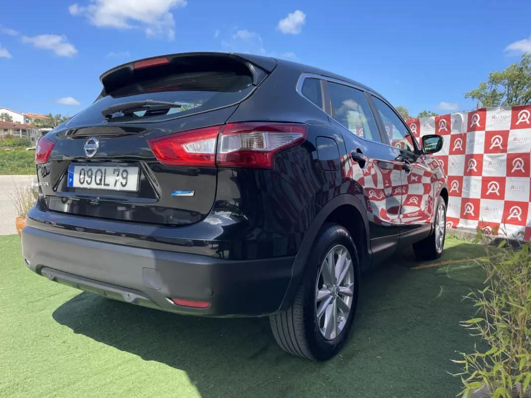 Nissan Qashqai 2015 - 13990 EUR, 144375 km - AUTO.MOTO.pt - 144375km - foto 3 de 18