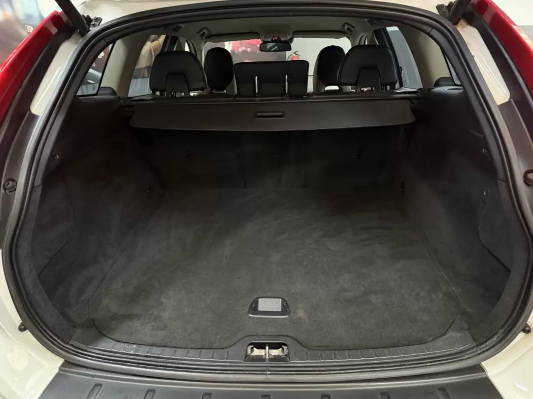 Volvo XC 60 2011 - 11990 EUR, 312000 km - AUTO.MOTO.pt - 312000km - foto 23 de 23