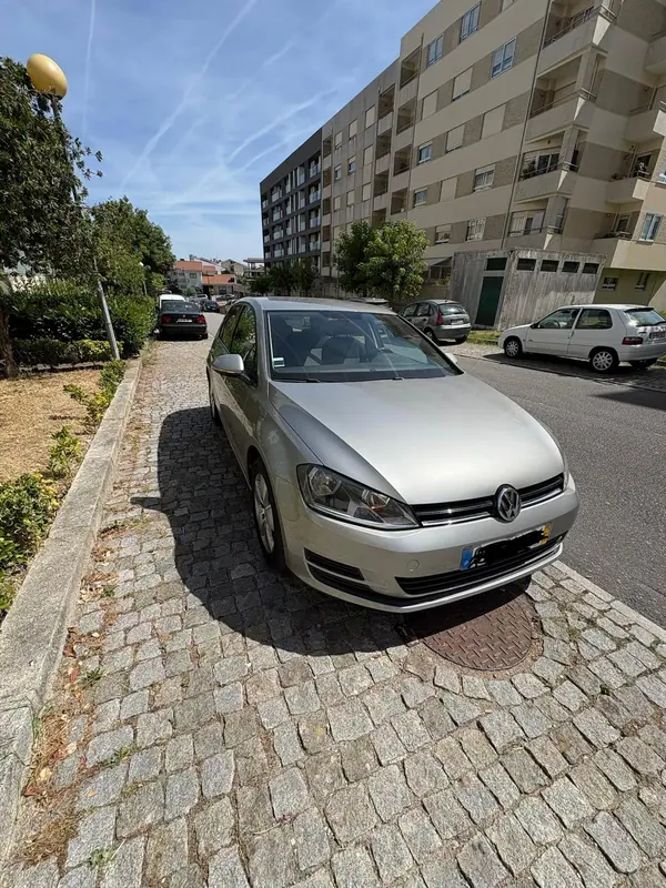Volkswagen Golf 2015 - 12500 EUR, 177441 km - AUTO.MOTO.pt - 177441km - foto 3 de 13