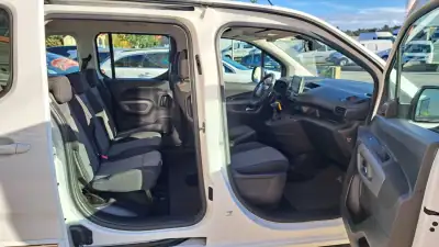 Toyota Proace City Verso 1.5D L1 Confort 2022 - 22900 EUR, 171567 km - AUTO.MOTO.pt - 171567km - foto 15 de 35