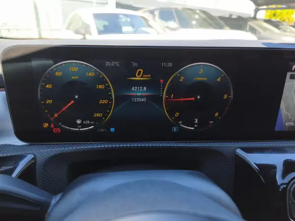 Mercedes-Benz A 180 2020 - 27500 EUR, 124000 km - AUTO.MOTO.pt - 124000km - foto 17 de 18