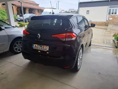 Renault Scénic 2017 - 9980 EUR, 262136 km - AUTO.MOTO.pt - 262136km - foto 37 de 39