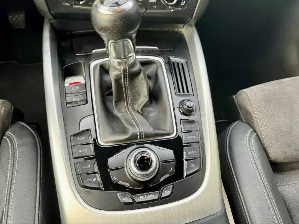 Audi Q5 2008 - 13900 EUR, 201500 km - AUTO.MOTO.pt - 201500km - foto 16 de 25