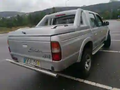 Mazda B 2500 2002 - 14500 EUR, 180180 km - foto 4 de 11