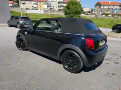 MINI Cabrio 2020 - 18400 EUR, 133000 km - AUTO.MOTO.pt - 133000km - foto 18 de 20