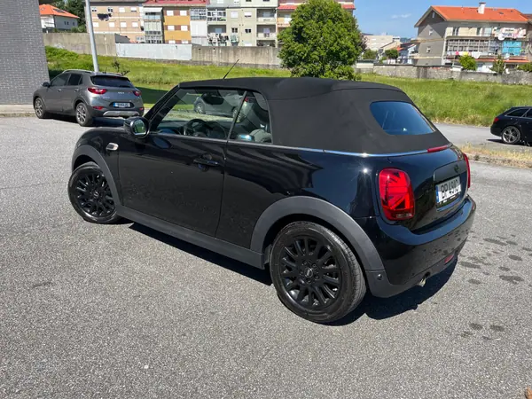 MINI Cabrio 2020 - 18400 EUR, 133000 km - AUTO.MOTO.pt - 133000km - foto 18 de 20