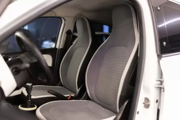Renault Twingo 2019 - 9490 EUR, 90548 km - AUTO.MOTO.pt - 90548km - foto 18 de 22