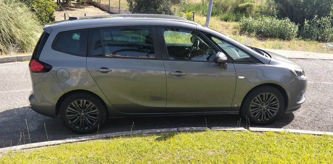 Opel Zafira 2019 - 18750 EUR, 116293 km - 116293km - foto 3 de 15