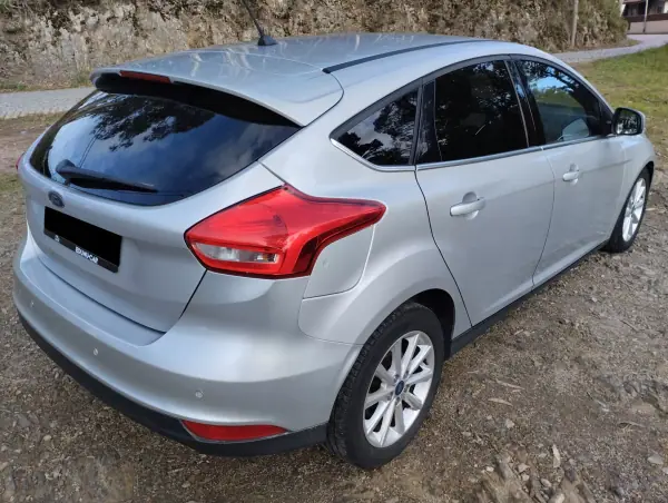 Ford Focus 2018 - 9999 EUR, 160000 km - AUTO.MOTO.pt - 160000km - foto 7 de 30