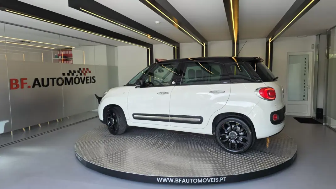 Fiat 500L 2013 - 7900 EUR, 153161 km - AUTO.MOTO.pt - 153161km - foto 15 de 55