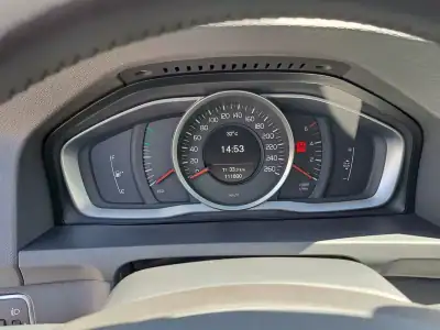 Volvo V60 2013 - 14990 EUR, 111000 km - AUTO.MOTO.pt - 111000km - foto 25 de 42
