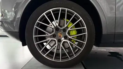 Porsche Cayenne Coupé 2019 - 77990 EUR, 59352 km - AUTO.MOTO.pt - 59352km - foto 11 de 32