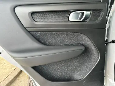 Volvo XC 40 2019 - 24900 EUR, 91623 km - AUTO.MOTO.pt - 91623km - foto 25 de 29